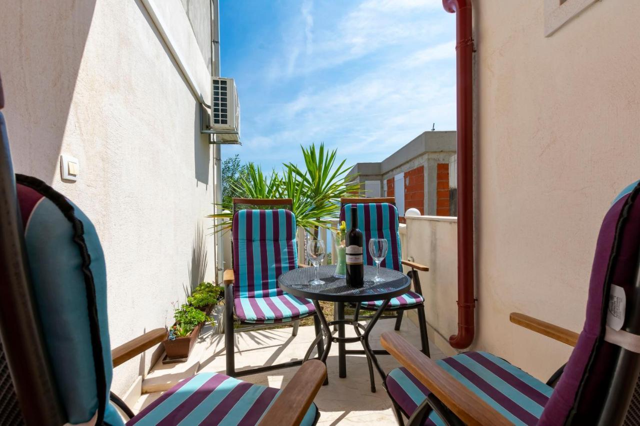 מימיצה Apartments Djani מראה חיצוני תמונה